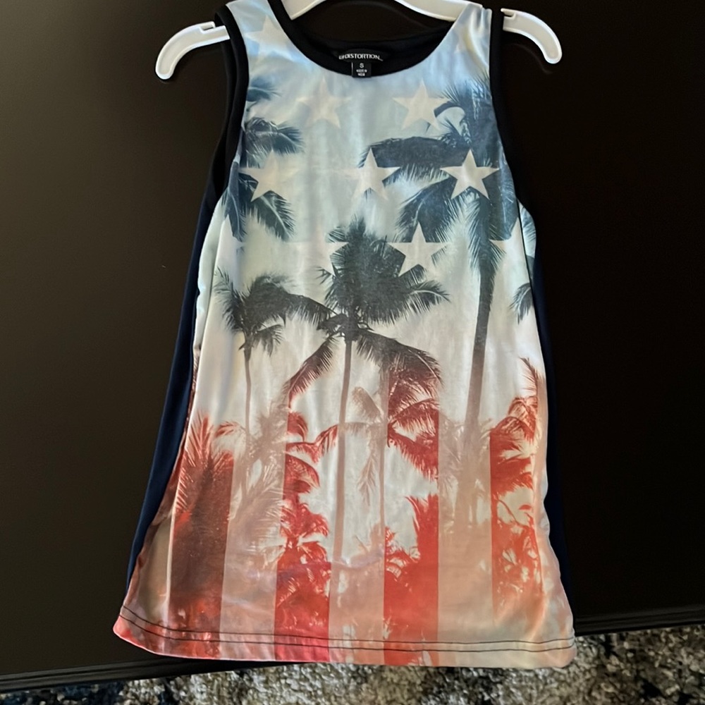 Distortion size small tank top